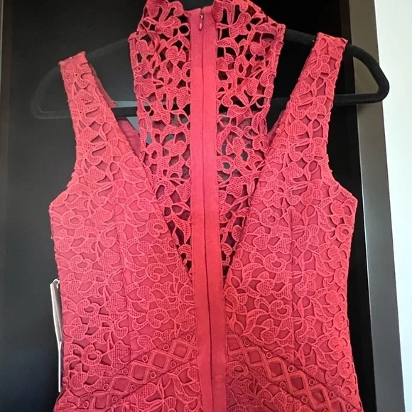 NWT classy burgundy dress - Picture 3 of 4